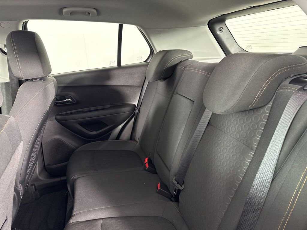 Used 2018 Chevrolet Trax LS image 25