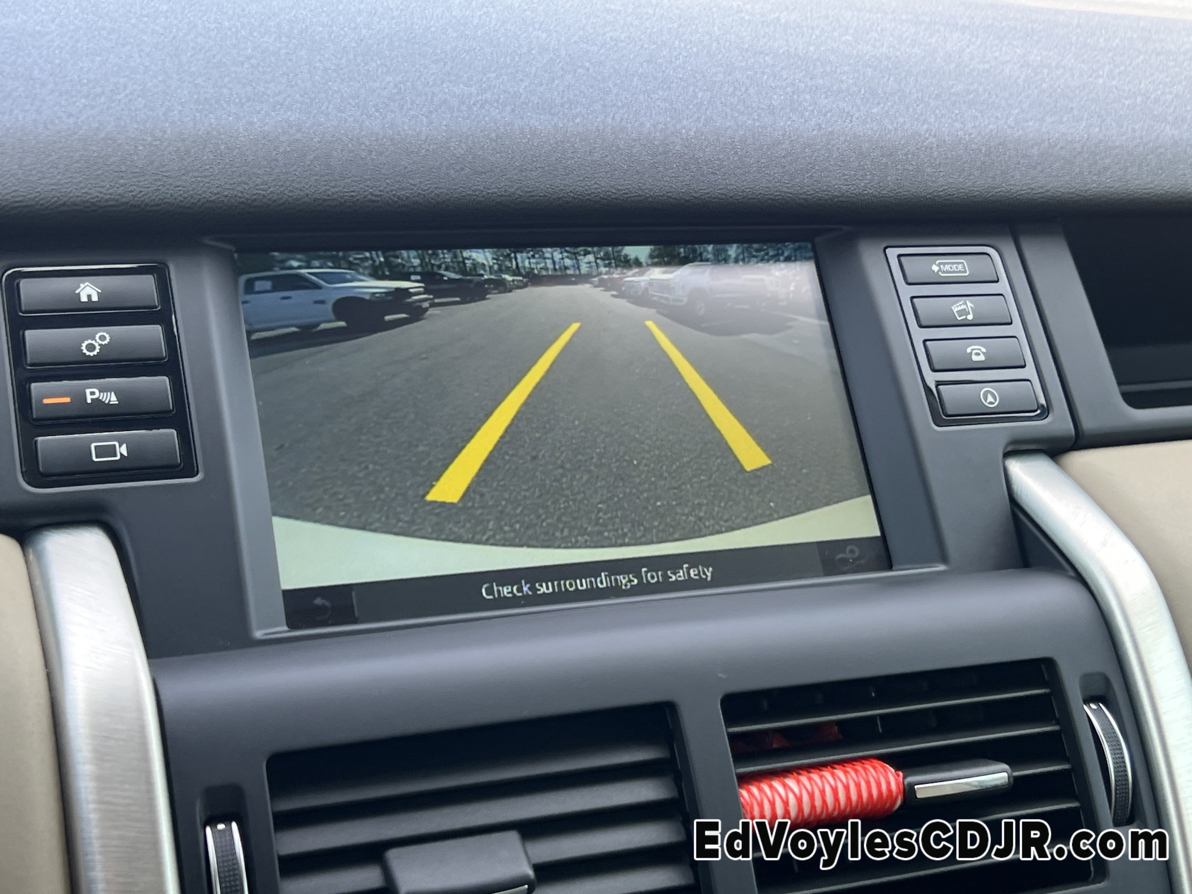 Used 2018 Land Rover Discovery Sport HSE image 36