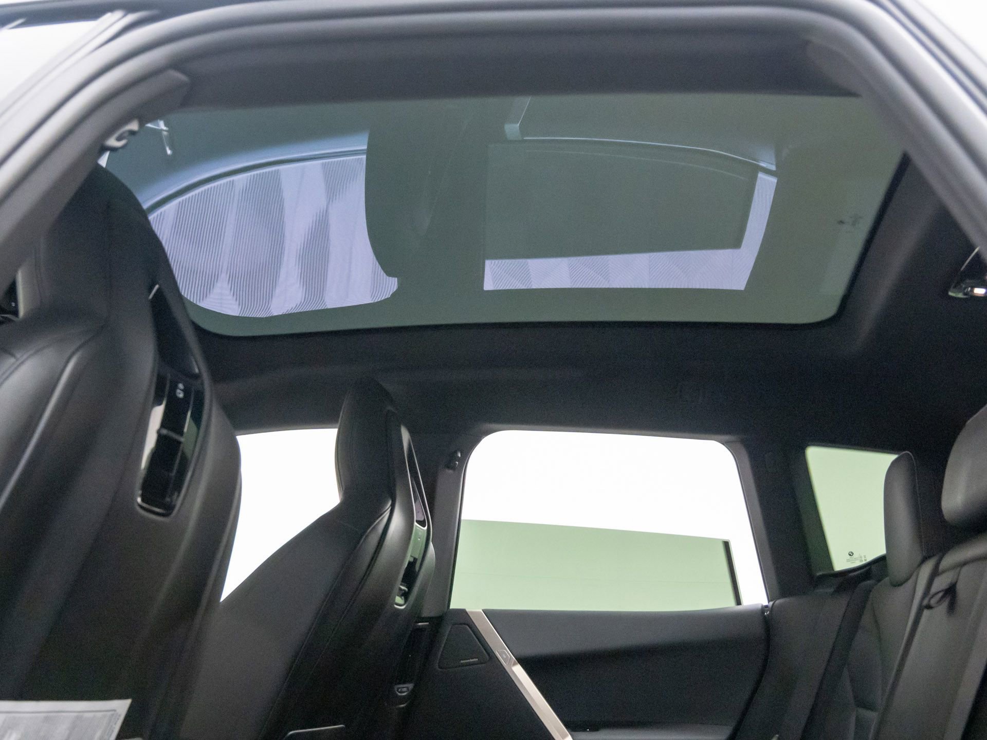 Certified 2025 BMW iX xDrive50 image 17