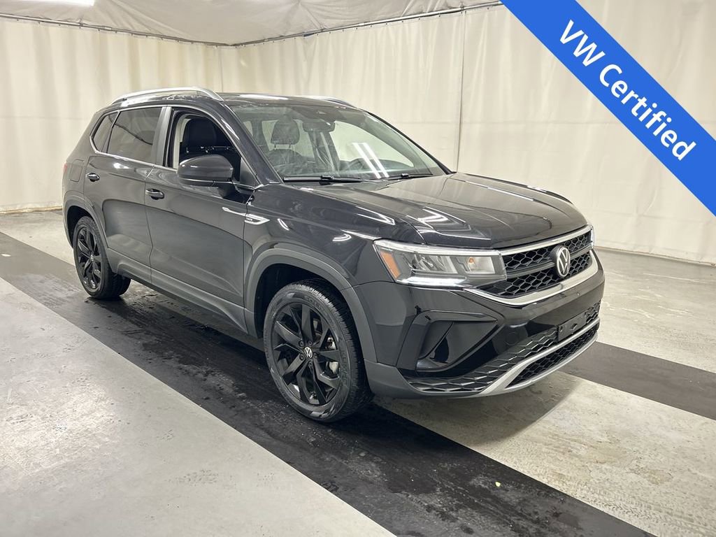 Certified 2022 Volkswagen Taos SE AWD/4WD image 1