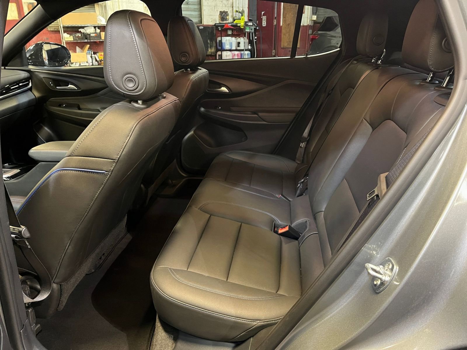 Used 2025 Buick Envista Sport Touring image 24