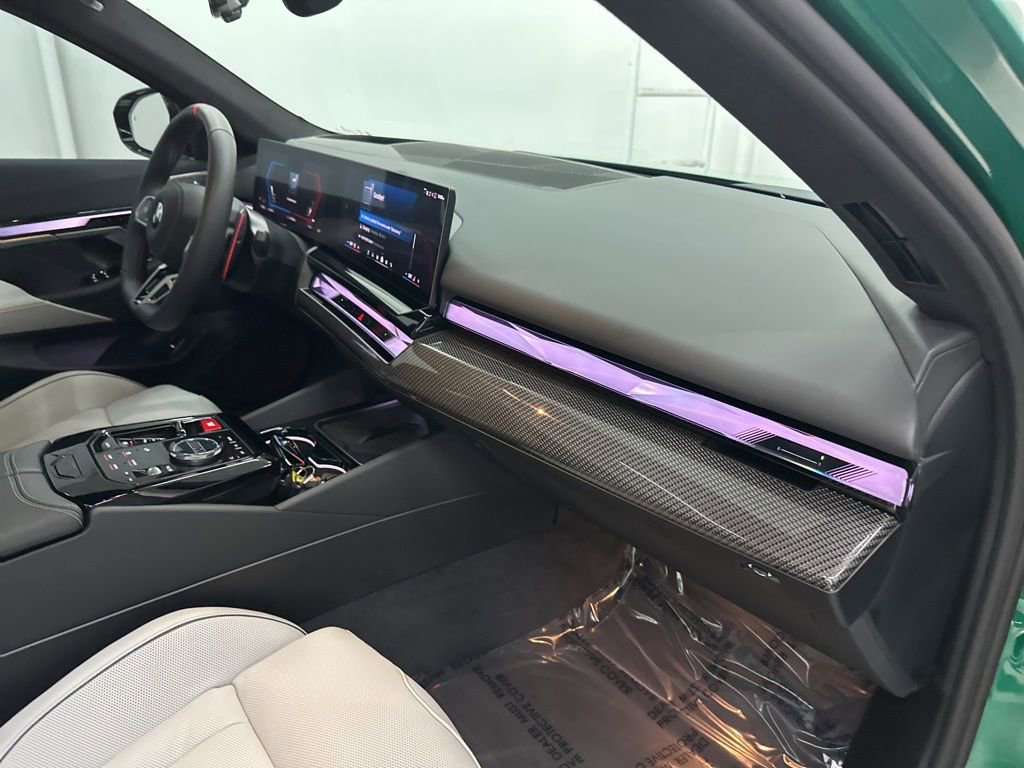 Used 2026 BMW M5 w/ Executive Package image 28