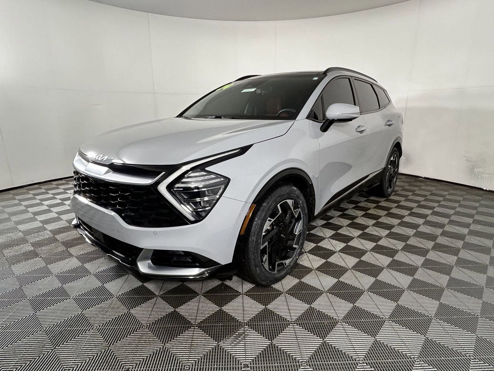 Used 2024 Kia Sportage SX image 3