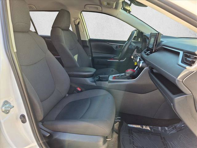Used 2021 Toyota RAV4 LE AWD/4WD image 20