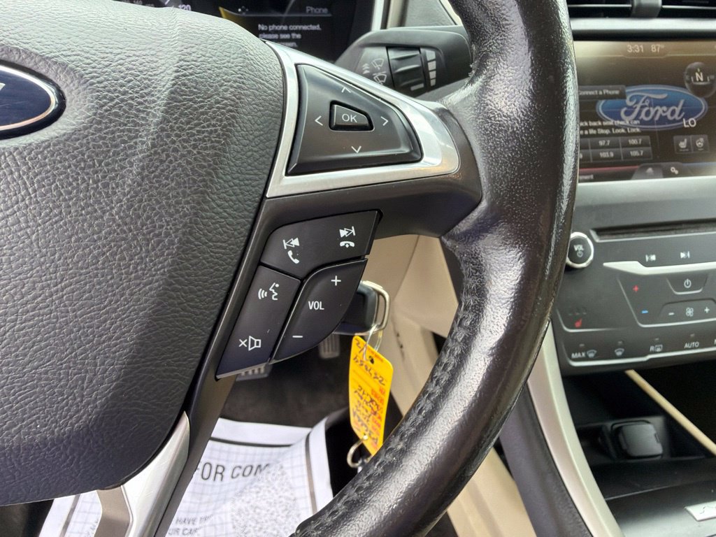 Used 2015 Ford Fusion SE w/ Equipment Group 202A FWD image 19