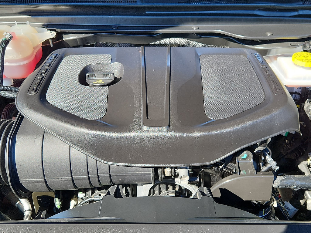 Used 2026 RAM 1500 Laramie AWD/4WD image 29