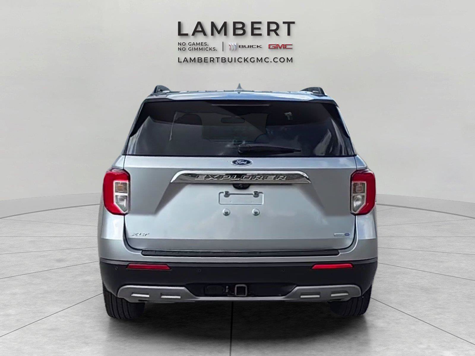 Used 2020 Ford Explorer XLT w/ Equipment Group 202A AWD/4WD image 4