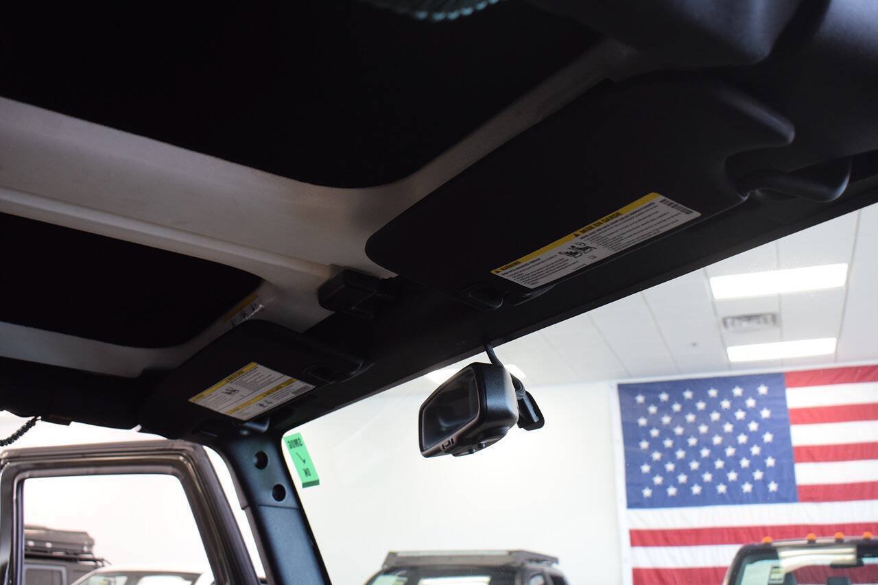 Used 2015 Jeep Wrangler Unlimited Sahara w/ Dual Top Group AWD/4WD image 50