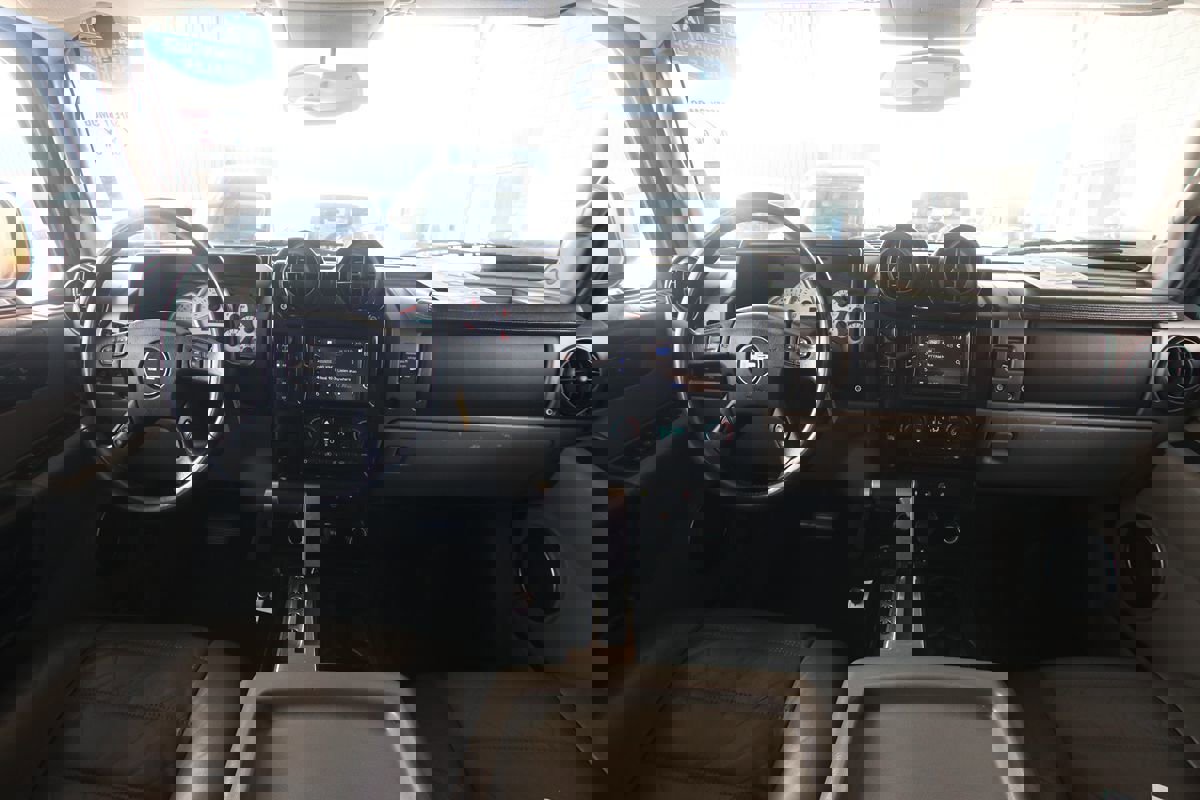 Used 2004 HUMMER H2 w/ Preferred Equipment Group image 7