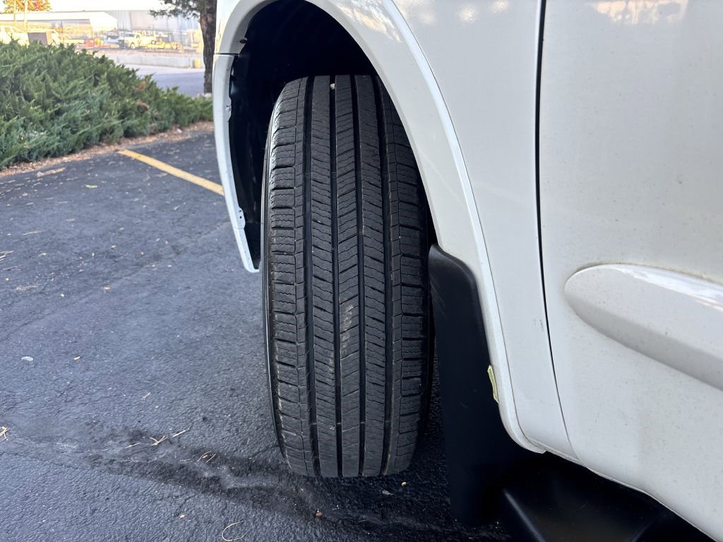 Used 2010 Nissan Armada SE image 31