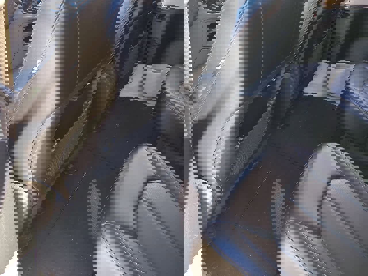 Used 2023 Chrysler Pacifica Touring-L image 18