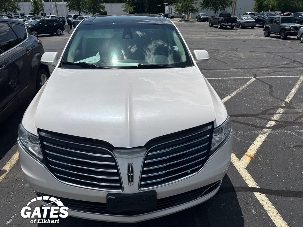 Used 2019 Lincoln MKT AWD w/ Driver Technology Package image 2