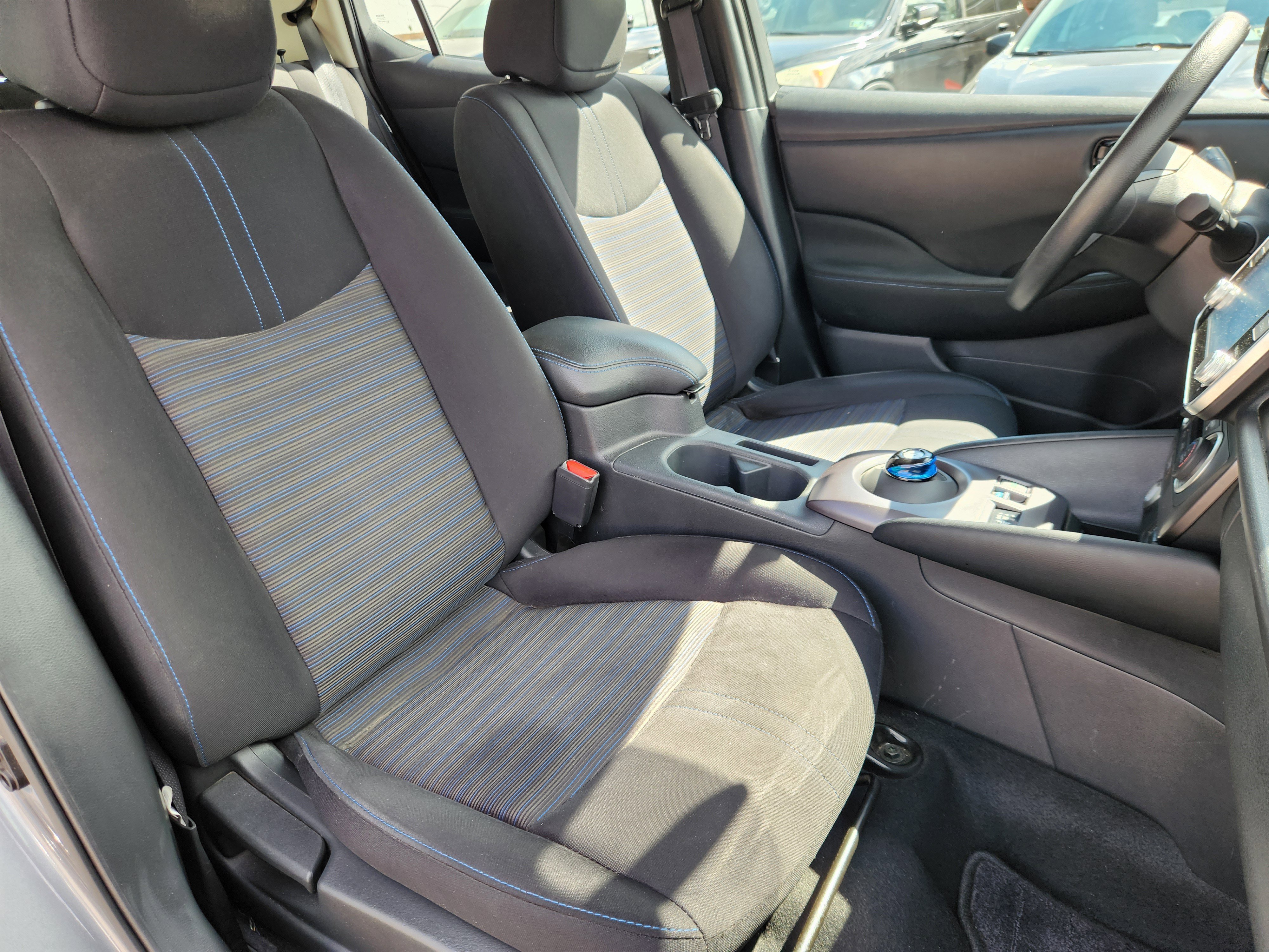 Used 2024 Nissan Leaf S image 14