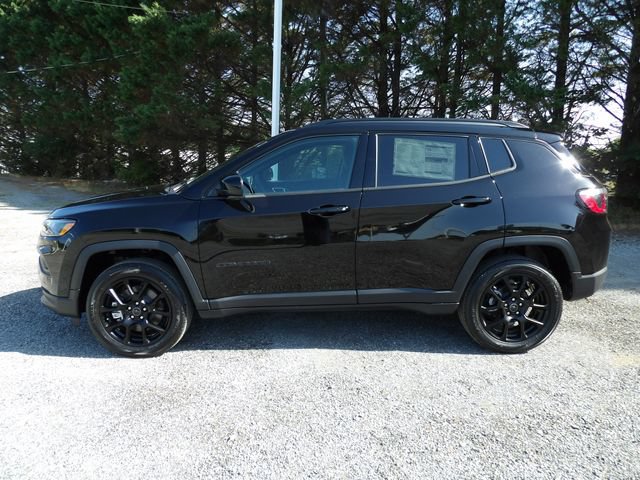 New 2026 Jeep Compass Latitude AWD/4WD image 2
