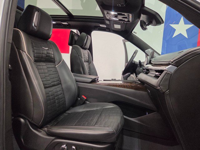 Used 2023 Cadillac Escalade ESV Sport Platinum w/ LPO, ONYX Package image 71