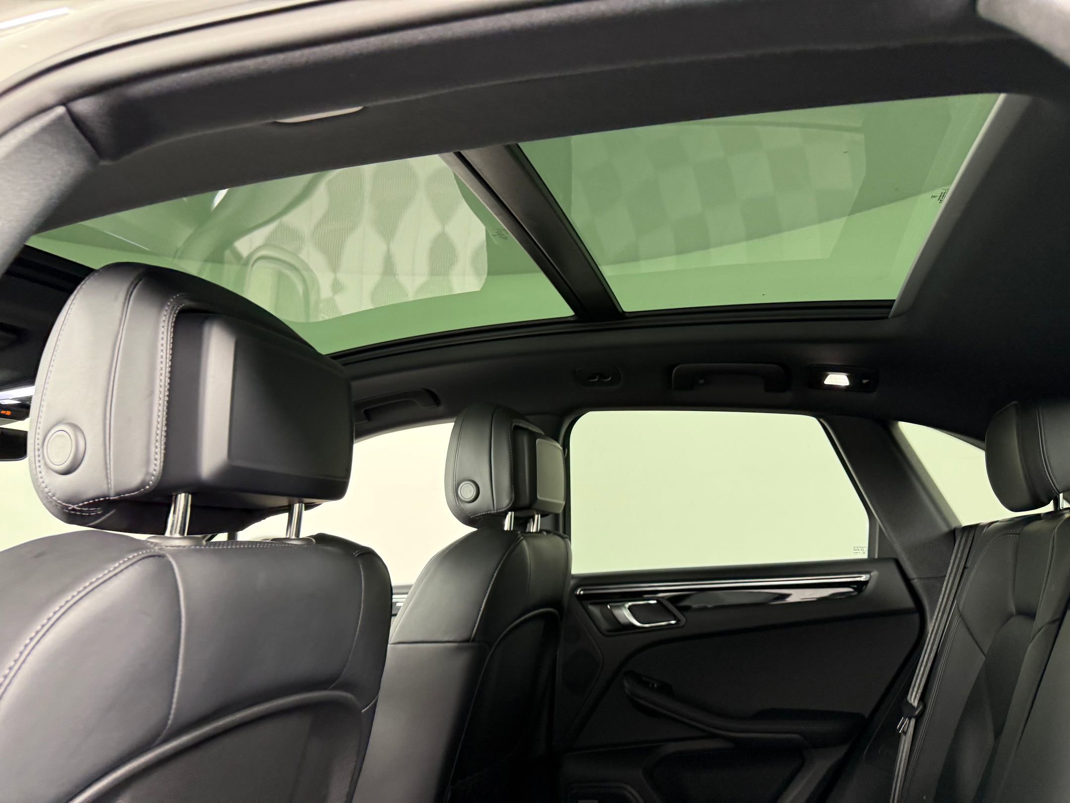 New 2025 Porsche Macan image 17