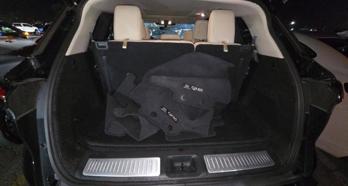 Certified 2023 INFINITI QX60 Luxe w/ Vision Package image 16