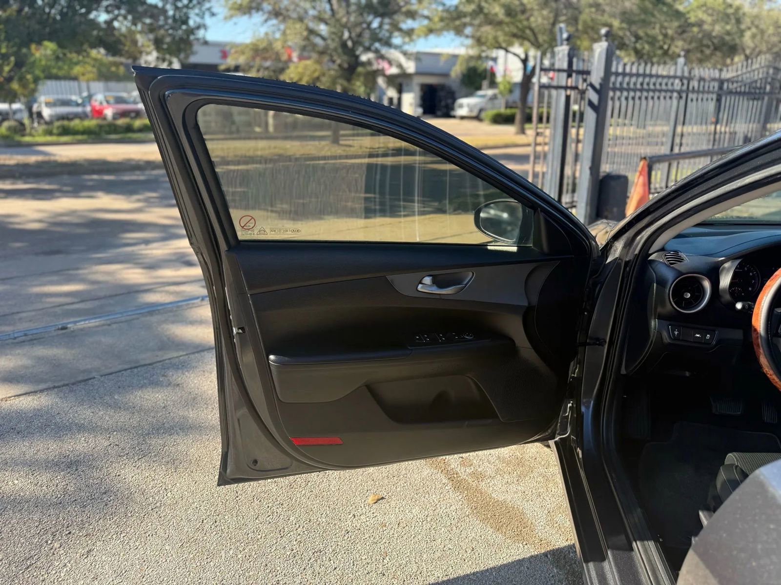 Used 2019 Kia Forte LXS FWD image 8