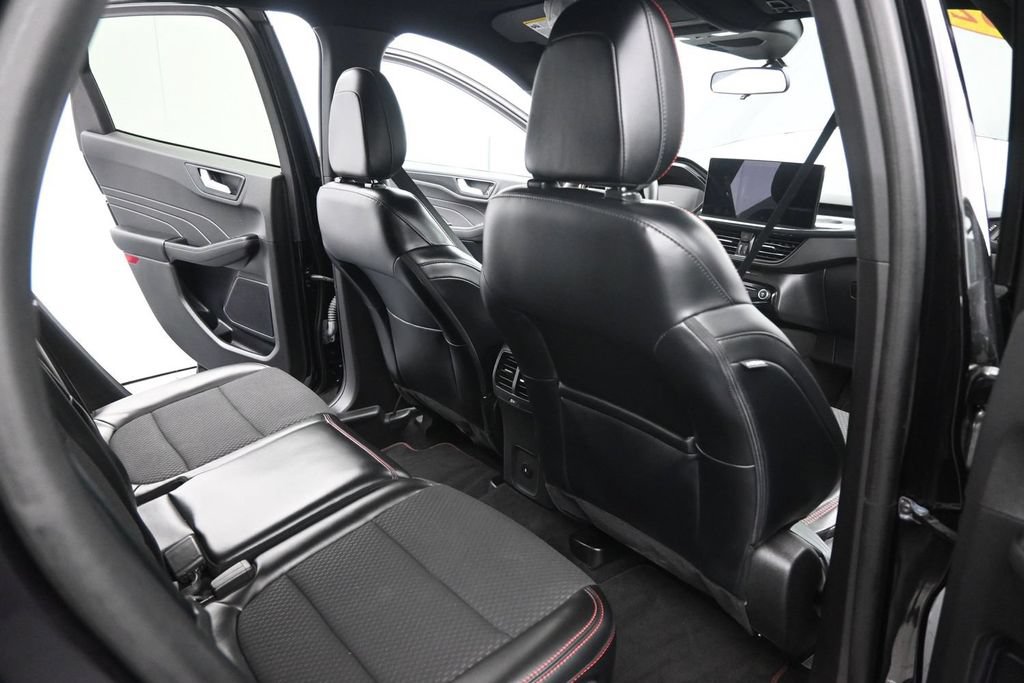 Used 2023 Ford Escape ST-Line w/ Tech Pack #1 AWD/4WD image 19