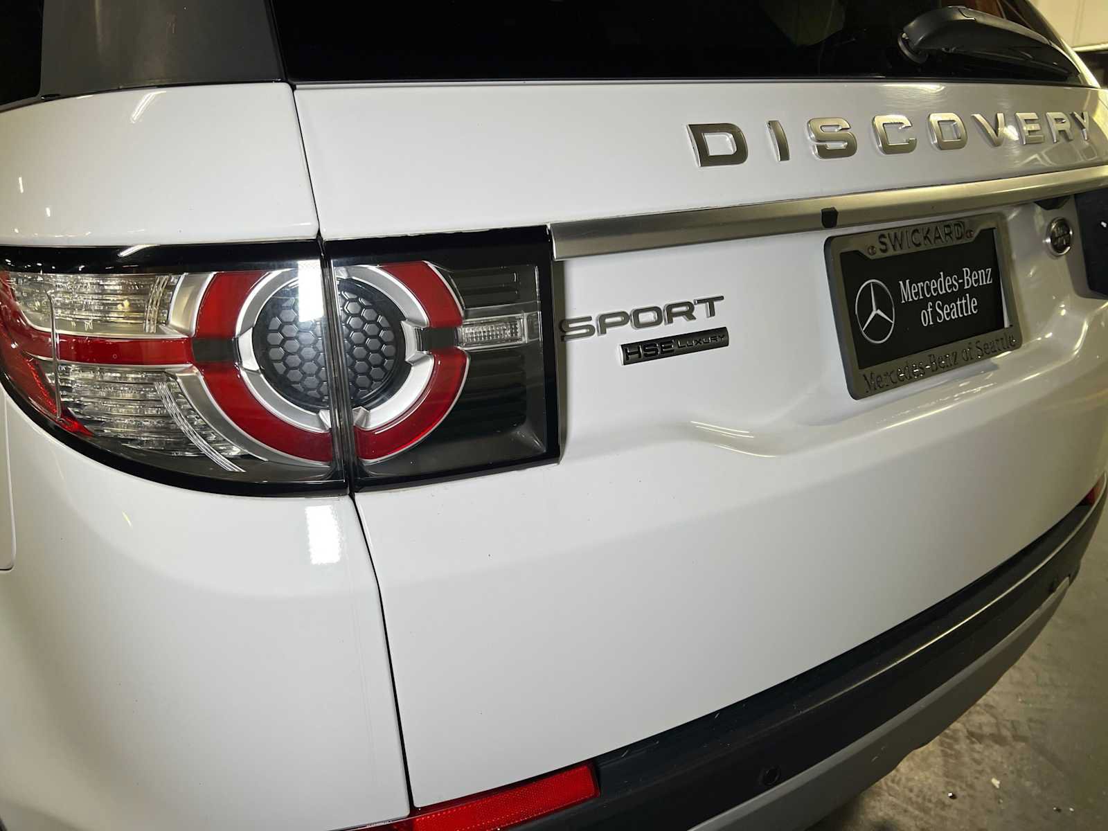 Used 2015 Land Rover Discovery Sport HSE Luxury AWD/4WD image 15