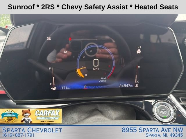 Used 2024 Chevrolet Trax RS w/ Sunroof Package FWD image 17