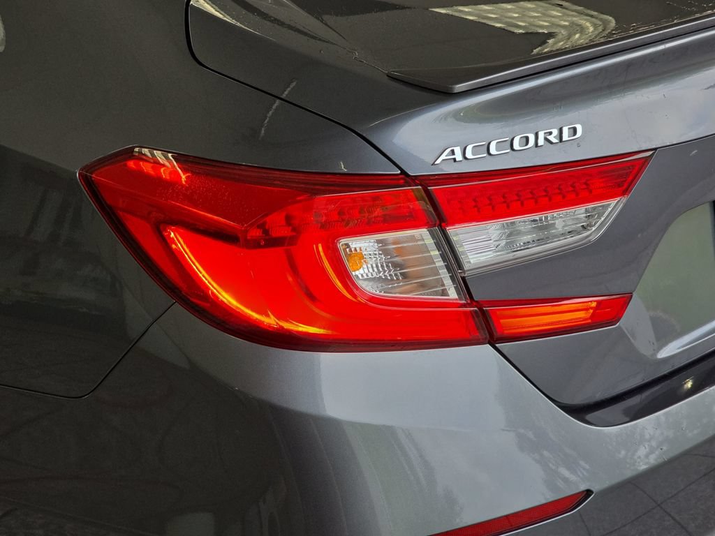 Used 2018 Honda Accord Sport image 32