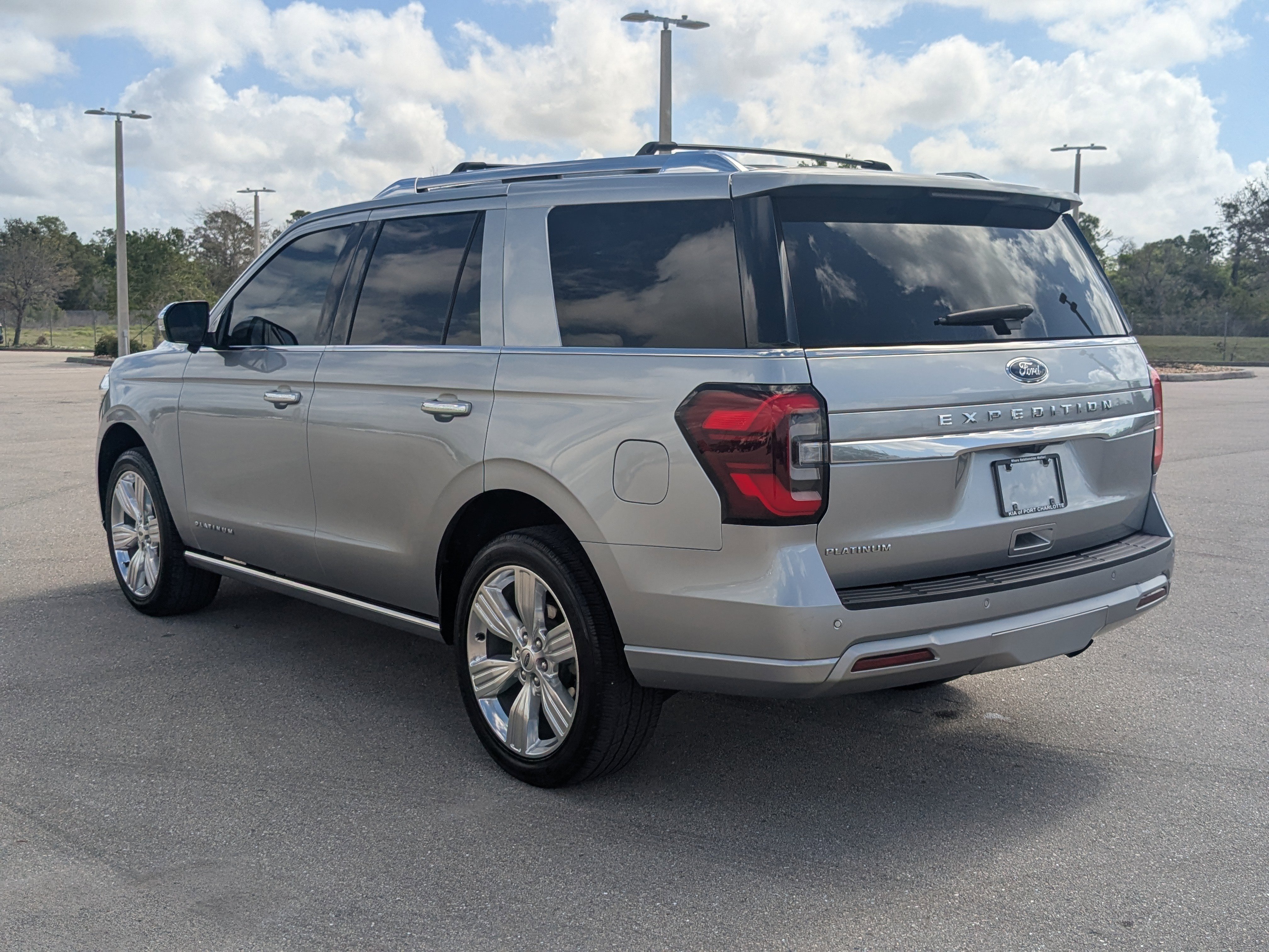Used 2023 Ford Expedition Platinum image 7