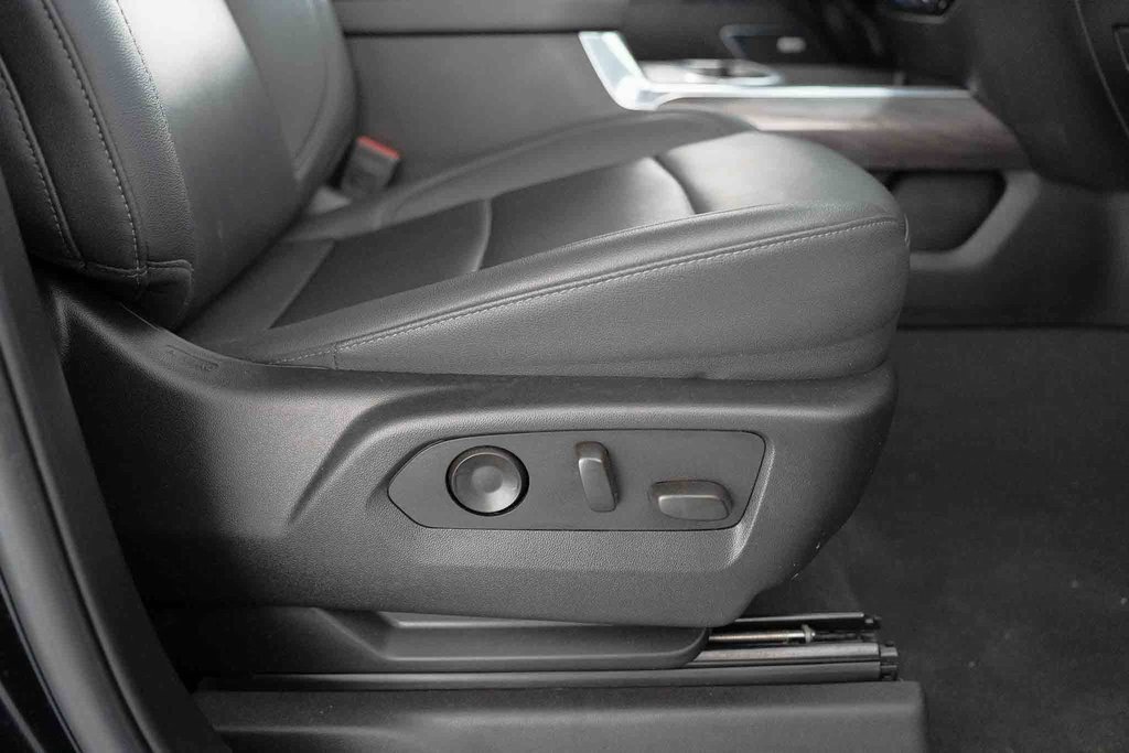 Used 2024 Chevrolet Silverado 2500 LTZ w/ LTZ Plus Package image 43