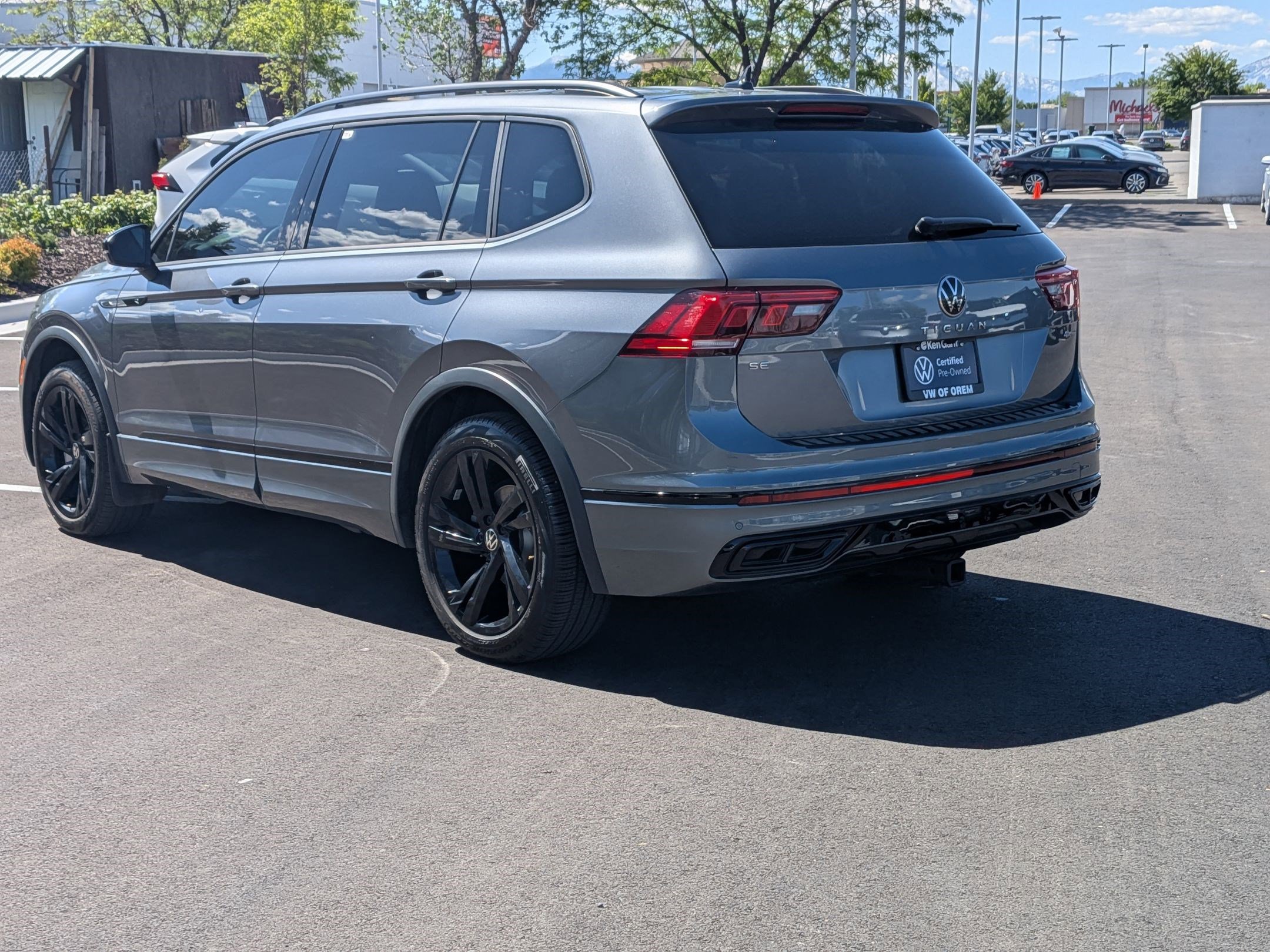 Certified 2024 Volkswagen Tiguan SE R-Line AWD/4WD image 9