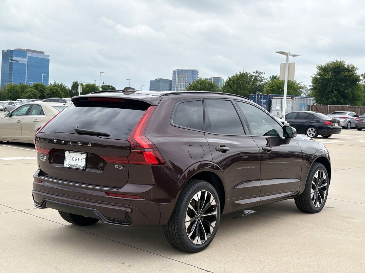 New 2026 Volvo XC60 B5 Plus w/ Protection Package Premier AWD/4WD image 5
