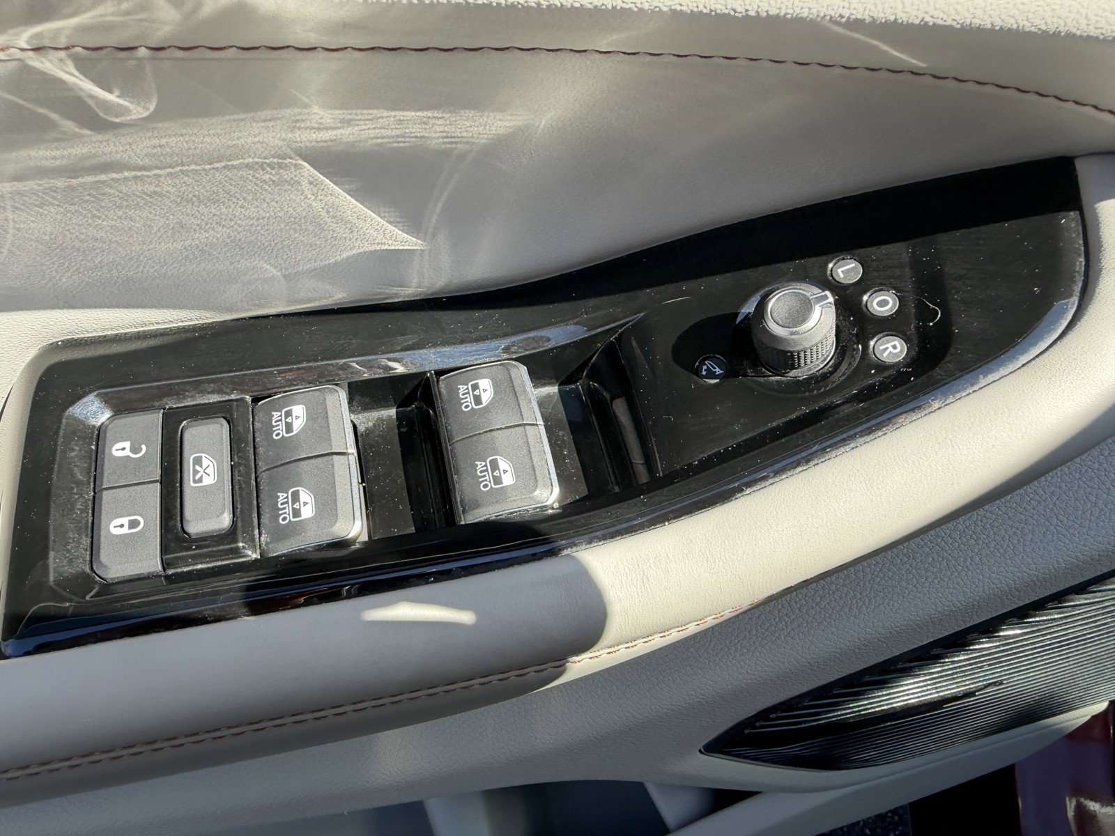 Used 2022 Jeep Grand Cherokee L Overland w/ Luxury Tech Group IV image 27