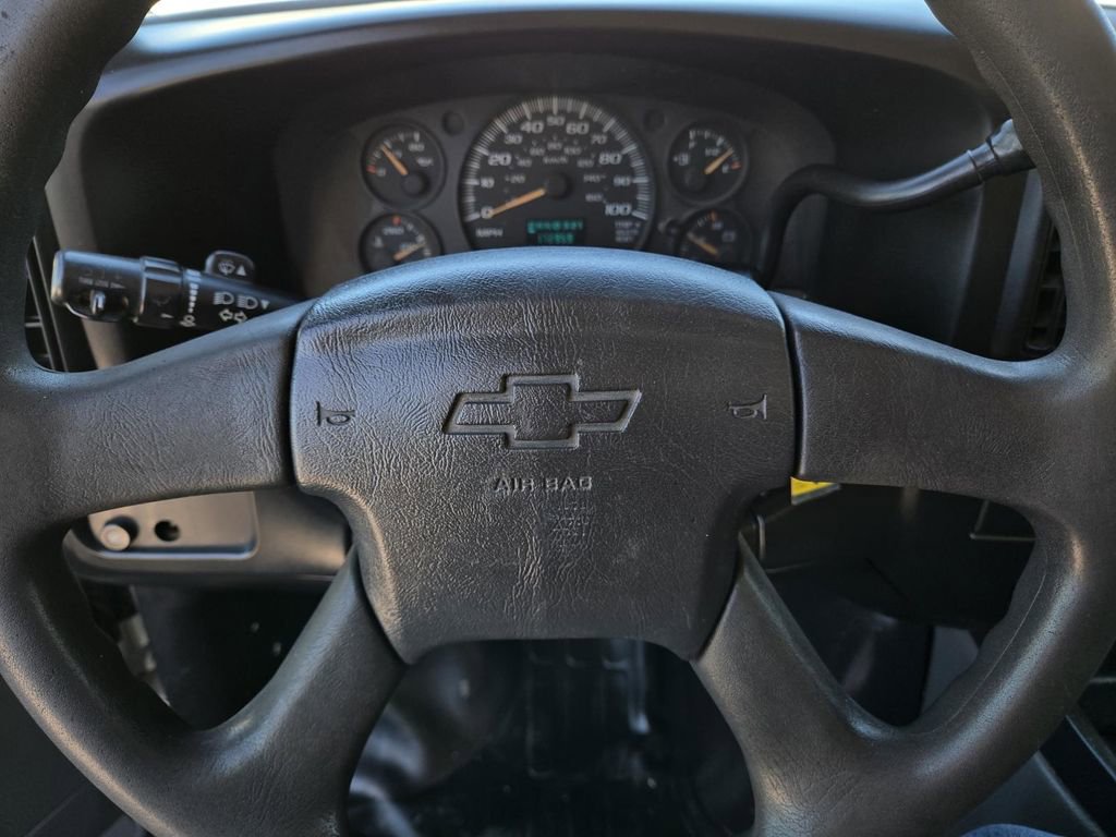 Used 2005 Chevrolet Express 3500 image 22