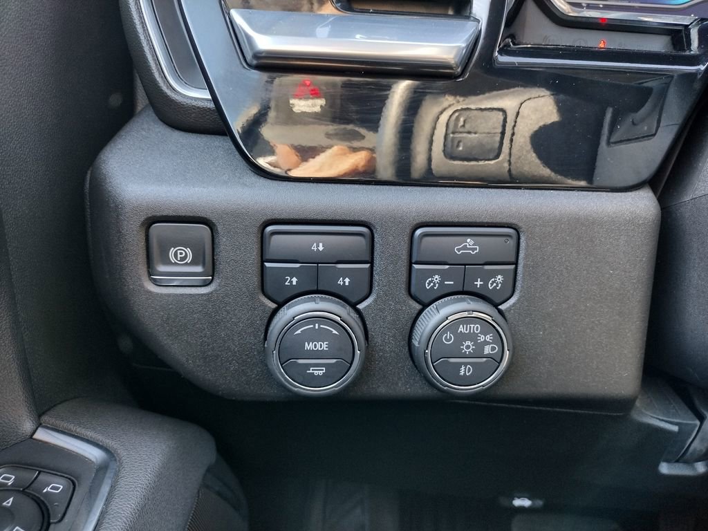 Used 2025 Chevrolet Silverado 2500 LT w/ Convenience Package AWD/4WD image 23