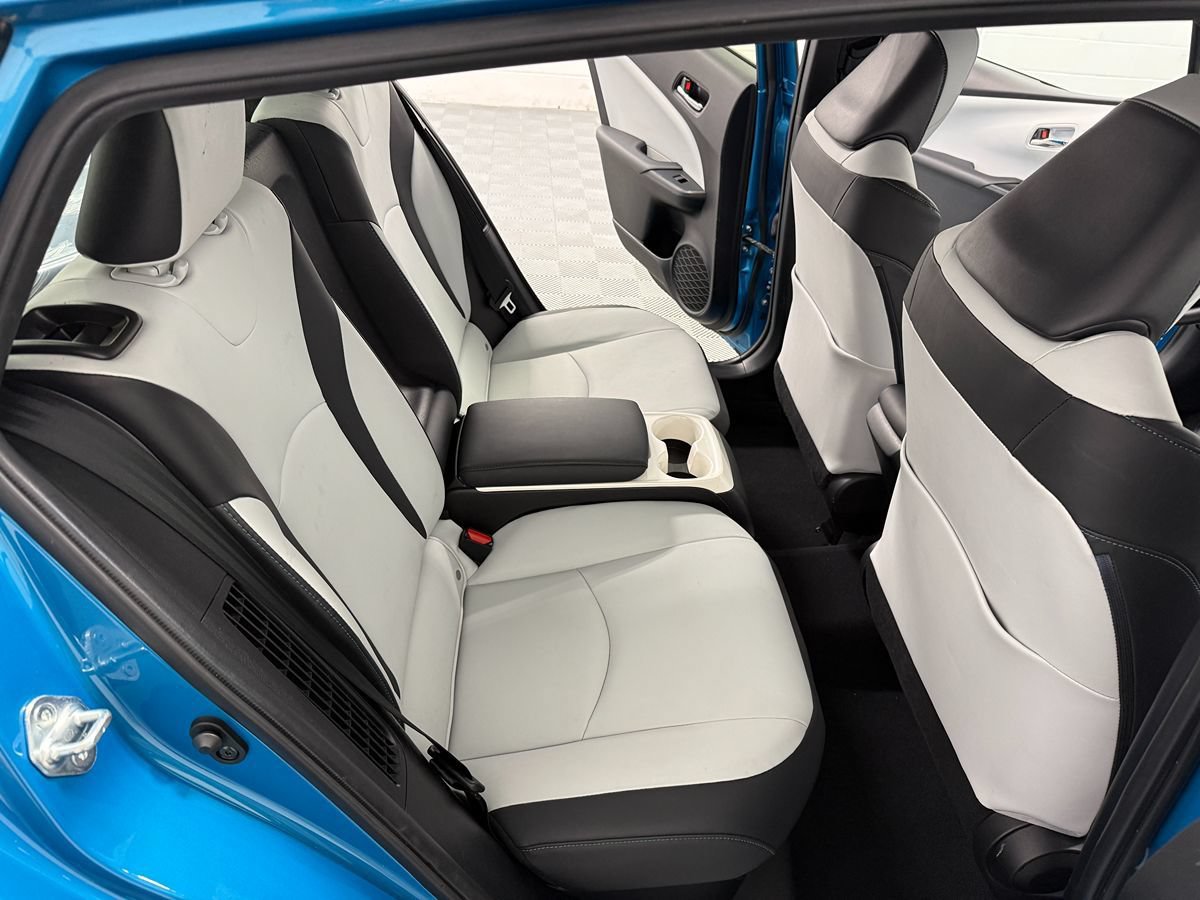 Used 2019 Toyota Prius Prime Advanced w/ Carpet Mat Package FWD image 13