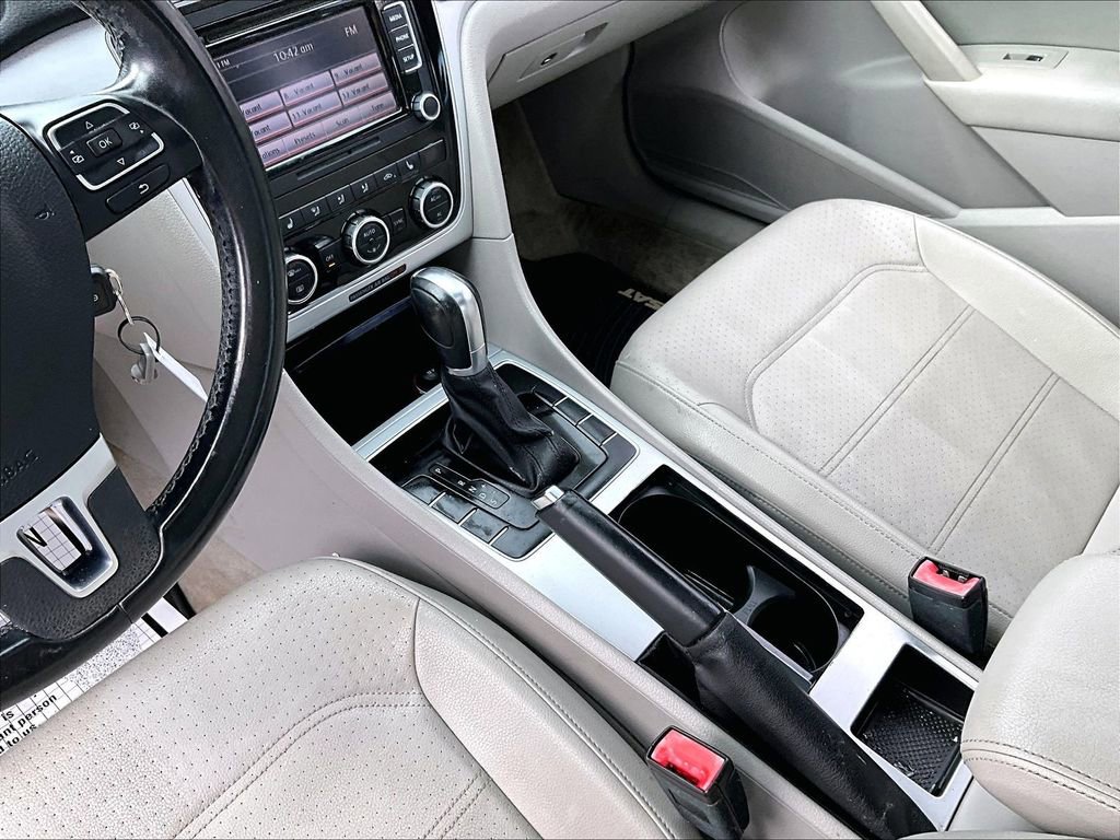 Used 2012 Volkswagen Passat 2.5 SE image 10