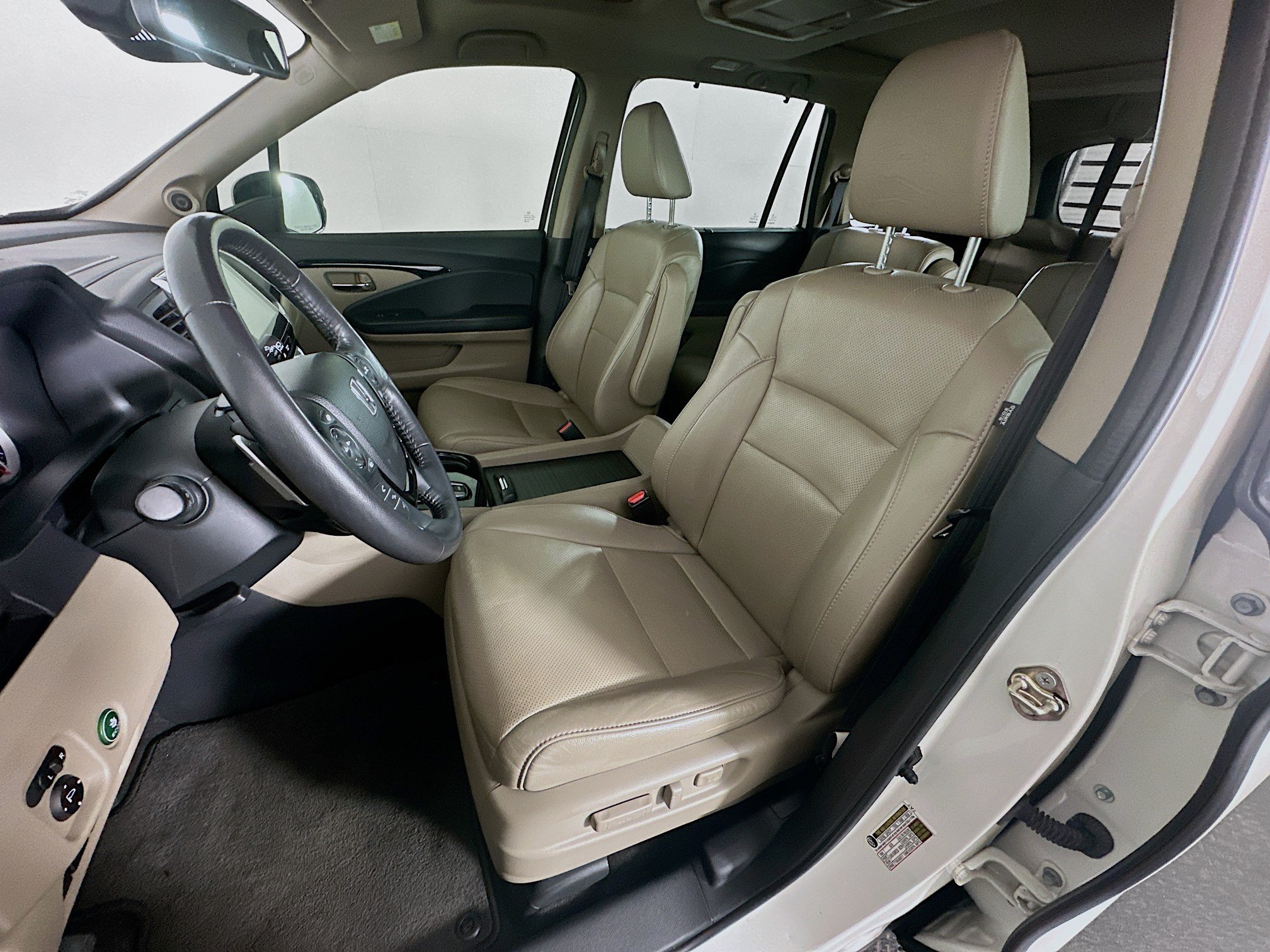 Used 2017 Honda Pilot Elite image 13