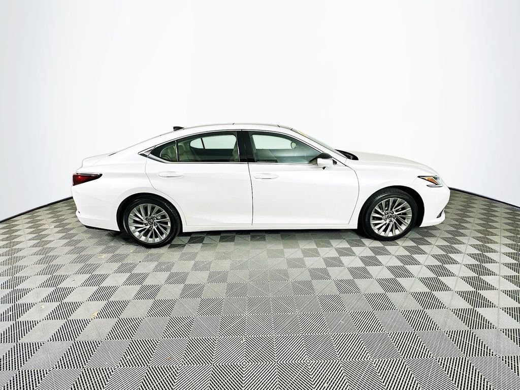 Used 2020 Lexus ES 350 Luxury w/ Accessory Package 2 image 13