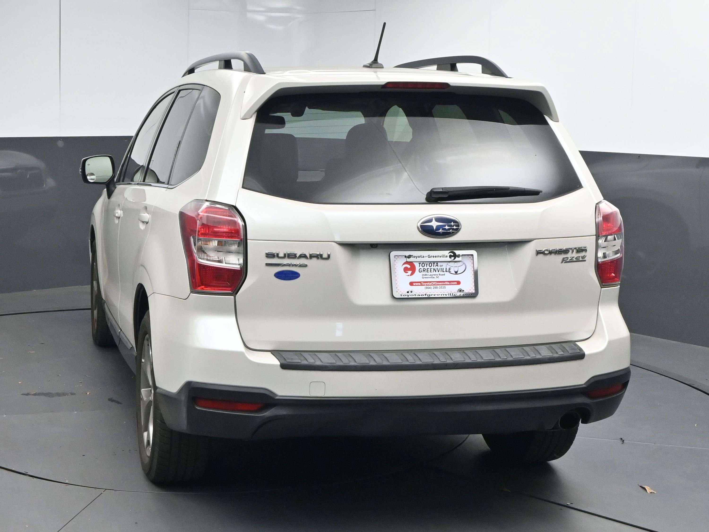 Used 2015 Subaru Forester 2.5i Touring w/ Eyesight & Navigation System image 7