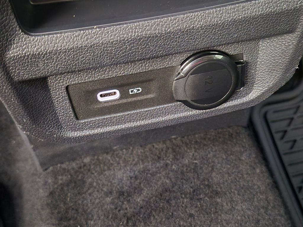 Used 2023 Volkswagen Tiguan SE FWD image 26