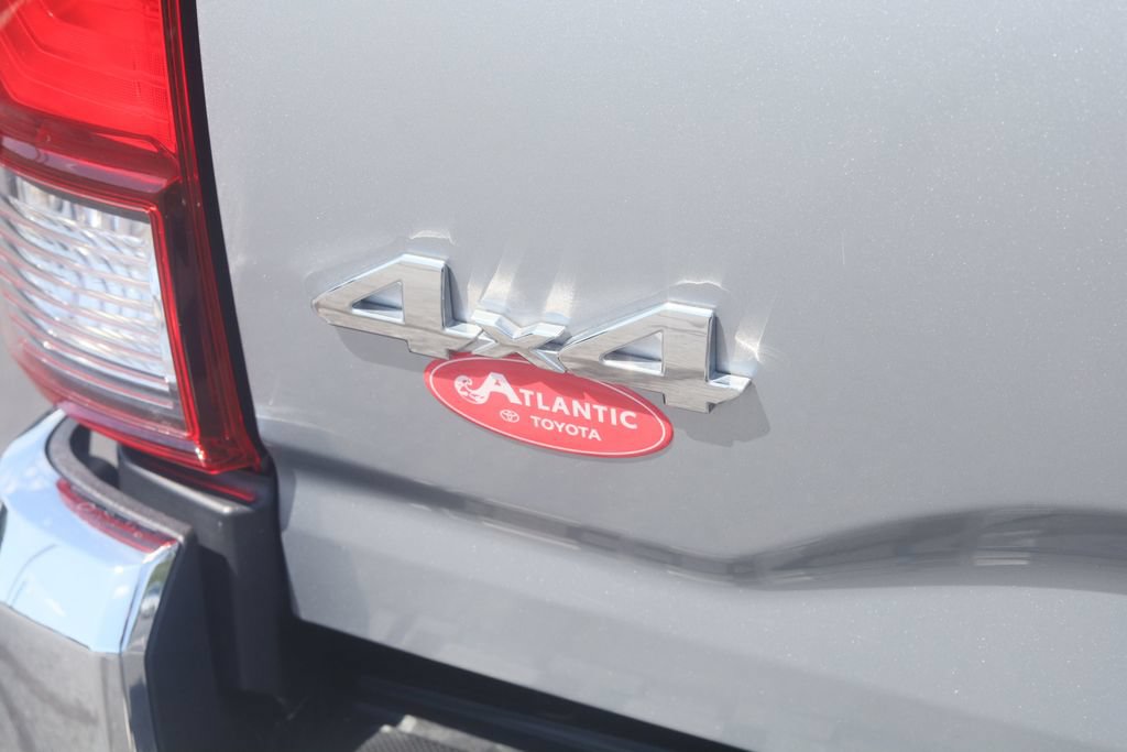 Certified 2021 Toyota Tacoma SR5 AWD/4WD image 32