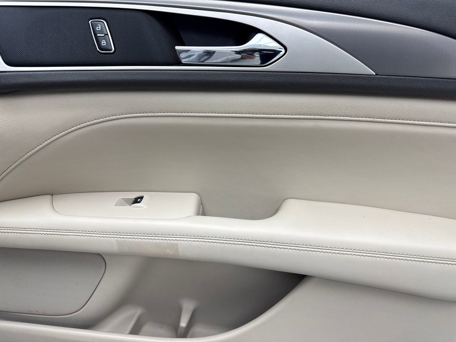 Used 2017 Lincoln MKZ Premiere AWD/4WD image 44