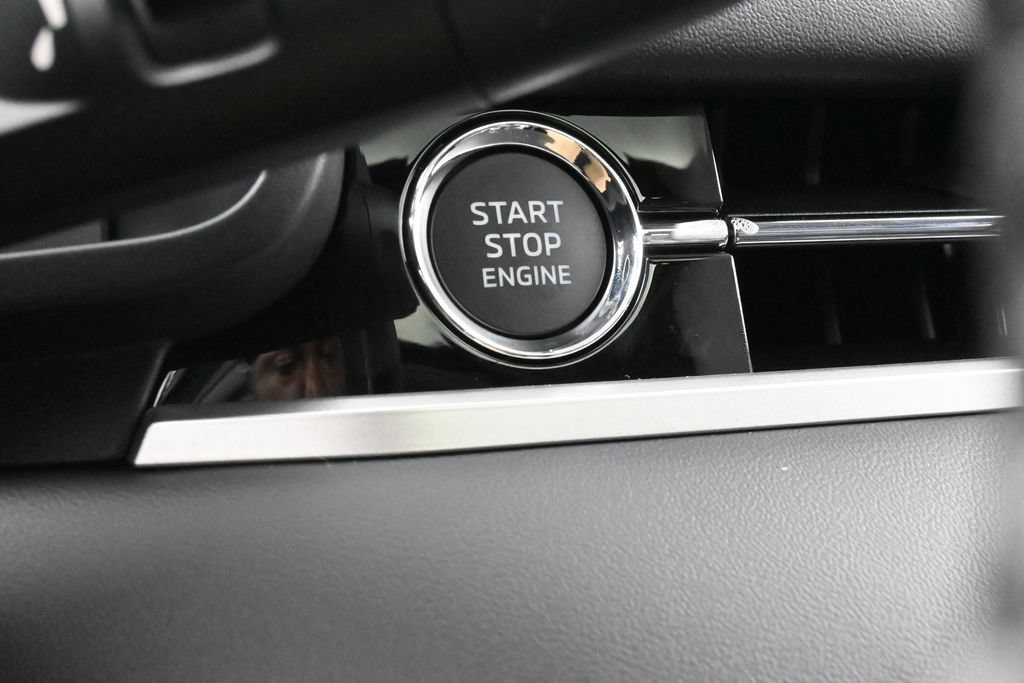 New 2026 Mitsubishi Outlander SEL FWD image 32