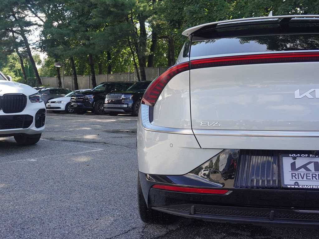 Used 2022 Kia EV6 Wind RWD image 15