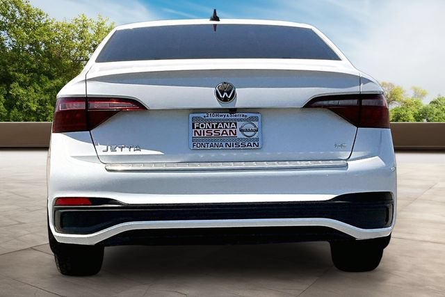 Used 2024 Volkswagen Jetta SE FWD image 5