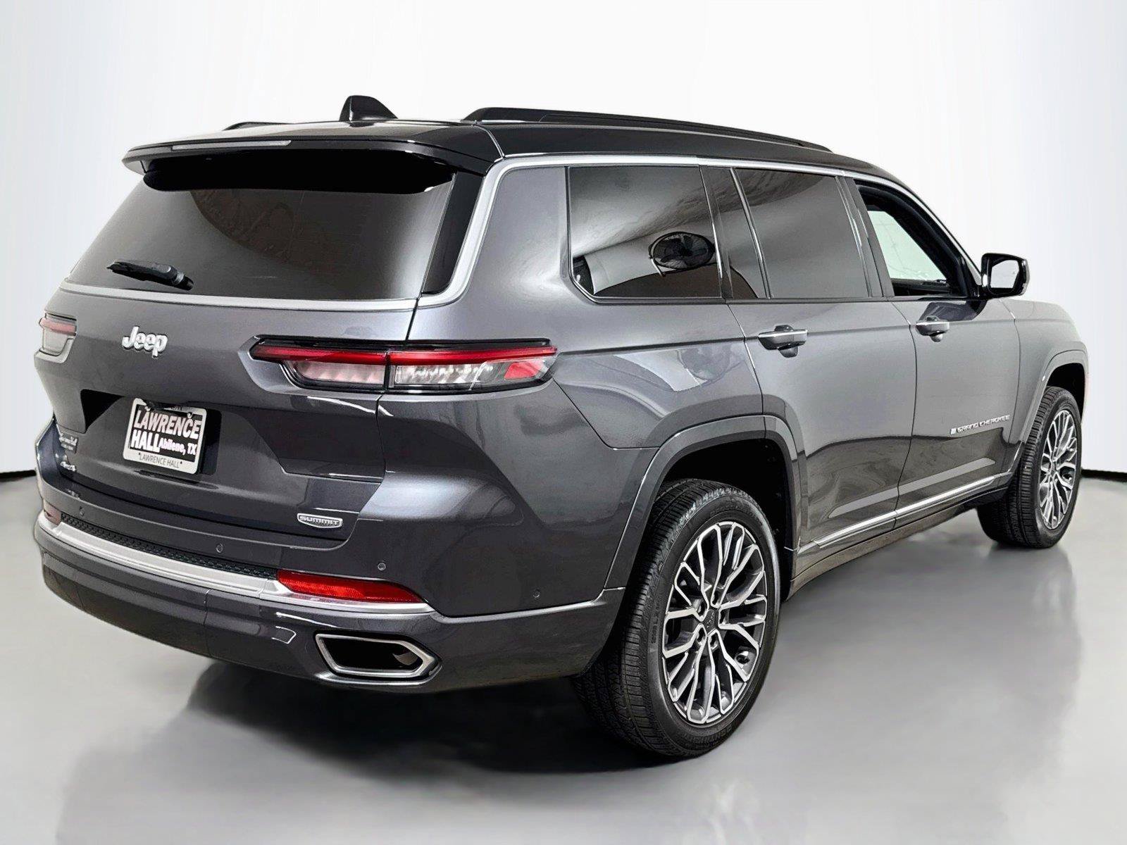 Used 2025 Jeep Grand Cherokee L Summit AWD/4WD image 4