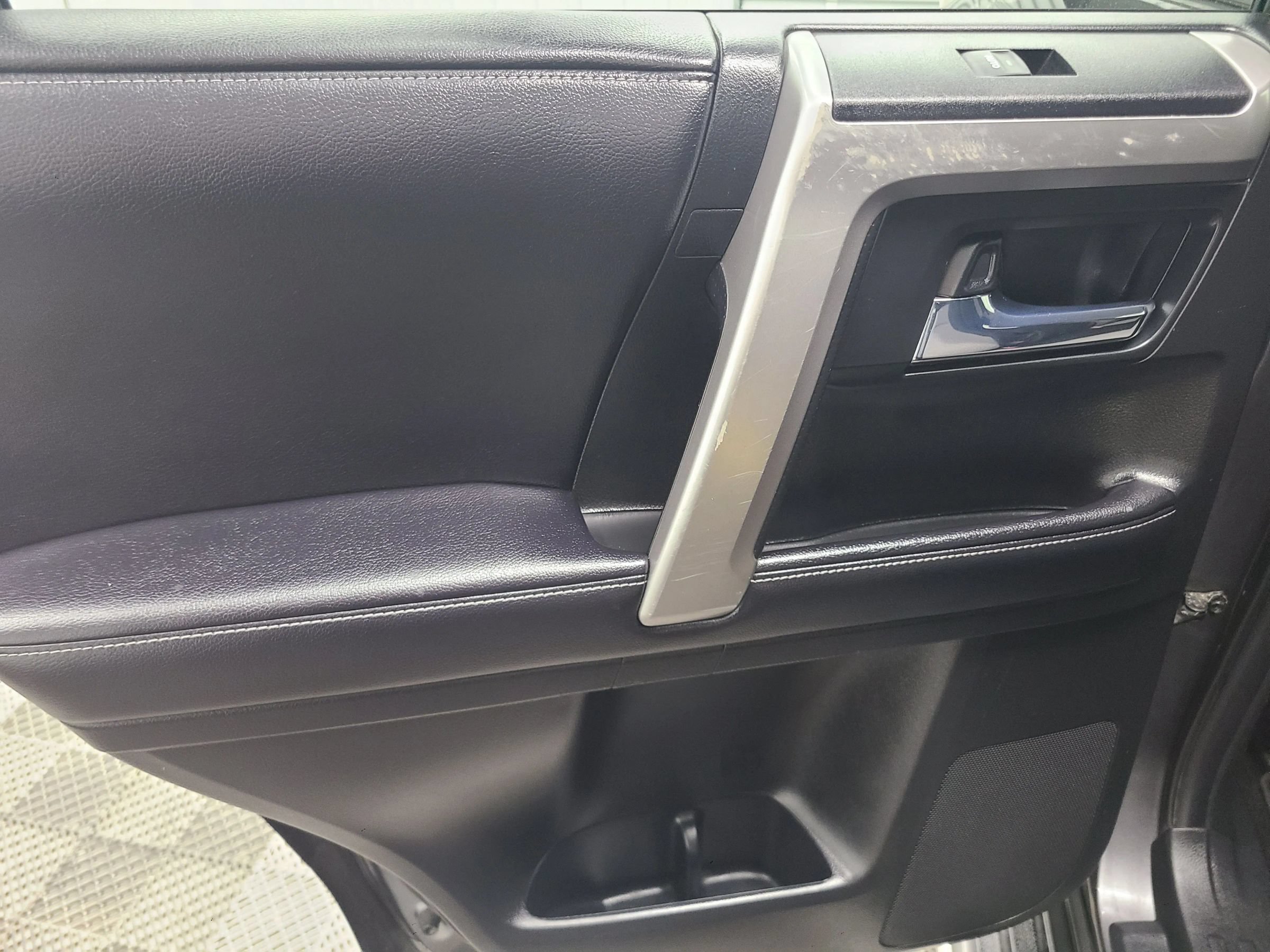 Used 2017 Toyota 4Runner SR5 AWD/4WD image 36