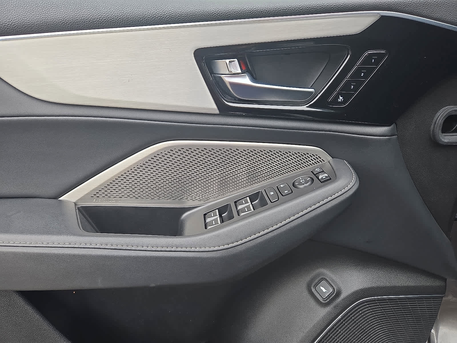 Certified 2023 Acura MDX w/Technology Package image 14