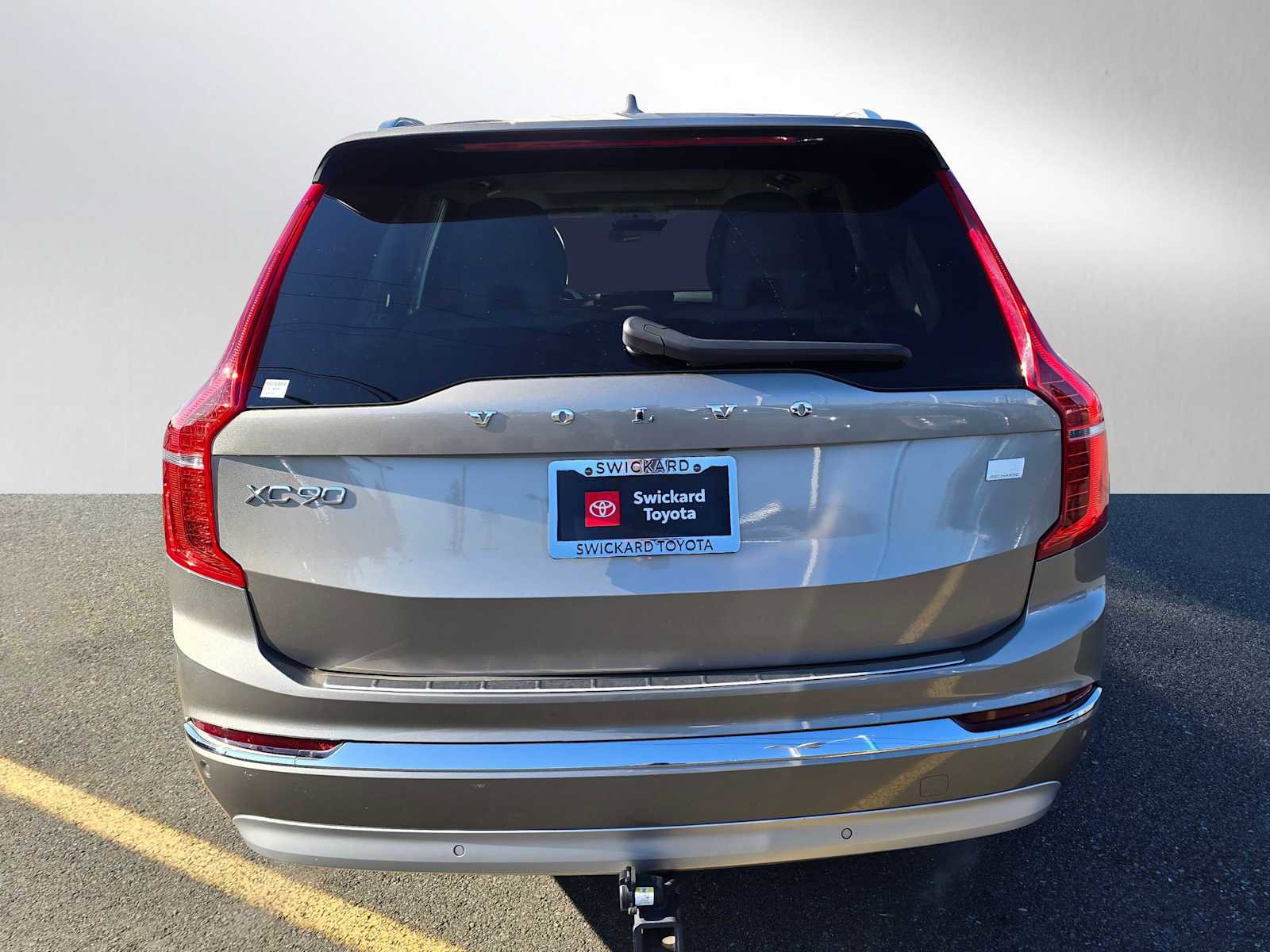 Used 2022 Volvo XC90 T8 Inscription w/ Advanced Package image 4