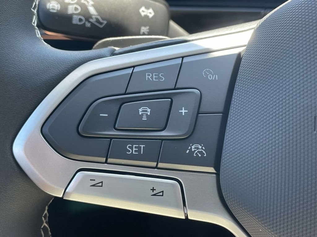 New 2026 Volkswagen Atlas SE FWD image 28