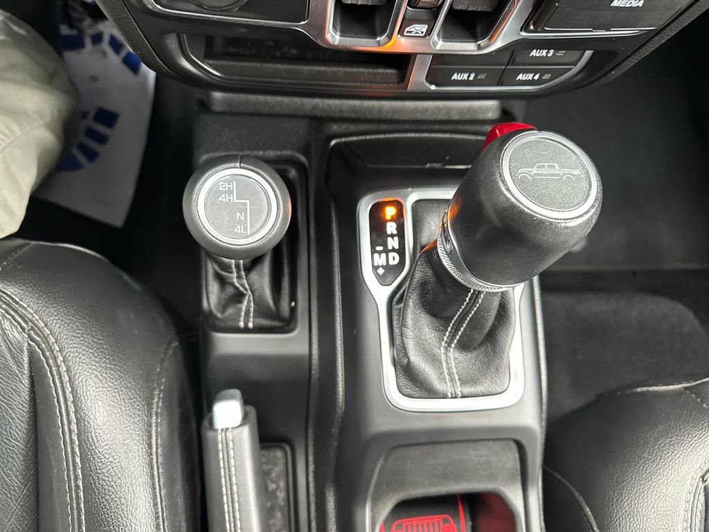 Used 2020 Jeep Gladiator Overland image 12